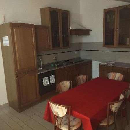 Room In Guest Room - Single Room Between Padua And Chioggia Brugine Luaran gambar